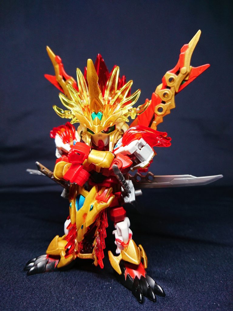 少し大人になった孫権を、レッドフレーム改(METAL BUILD ver.)をモチーフにアレンジしました。レッドドラゴンでの強化も考えましたが、所属がゴ・エリアのレッドタイガーギルドで虎だし、ドラゴン(龍)は劉備だろうってことでこの形になりました。