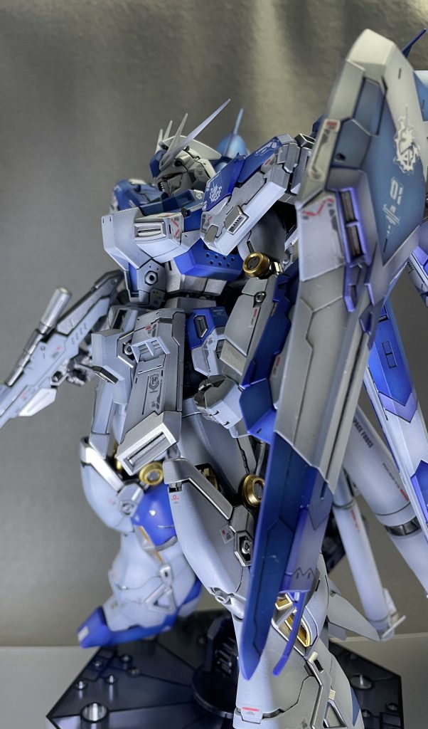 少し見ずらいですがシールドのグラデーション部分が一番のお気に入り部分