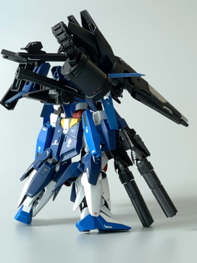 バックショット。タンクからエネルギーを供給してるイメージです!