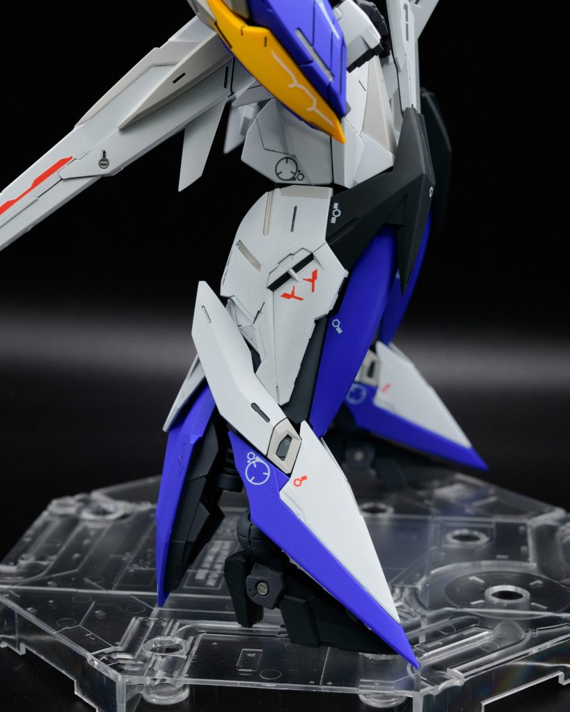 足首にはエッジングパーツを貼りました。