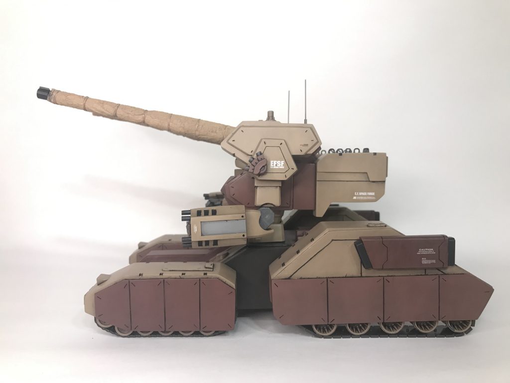 少しだけデカールを貼りました