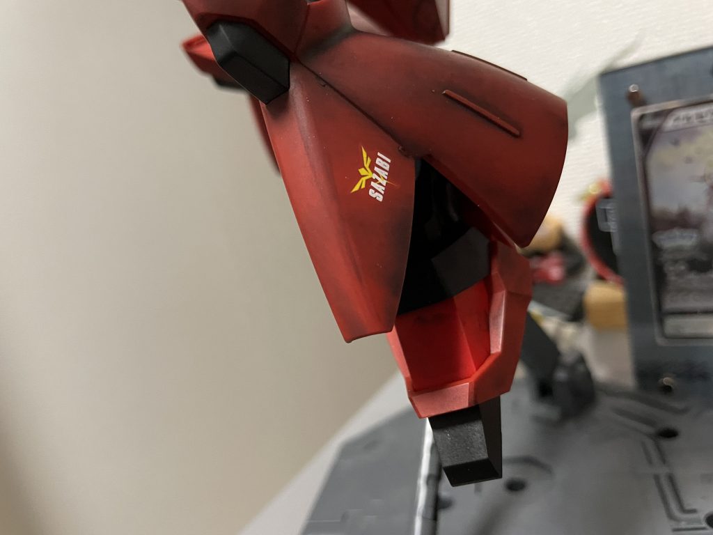 つま先は黒と赤とエンジで塗り分けました！