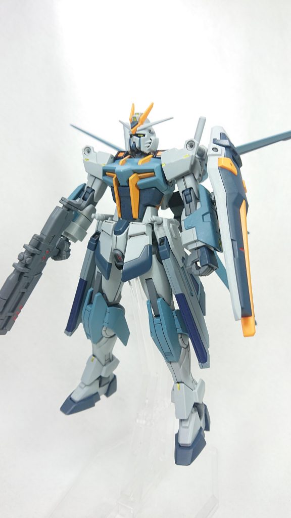 頭部    :ストライクフリーダムボディ   :ストライク腰部    :ガンダムDX       (サイドアーマーはフリーダム)肩     :ダブルオーダイバーエース腕部    :シャイニングブレイク脚部    :ダブルオーダイバーエースバックパック:エールストライカー武装    :ストライクのシールド       カスタマイズキャンペーン2018のビームライフル
