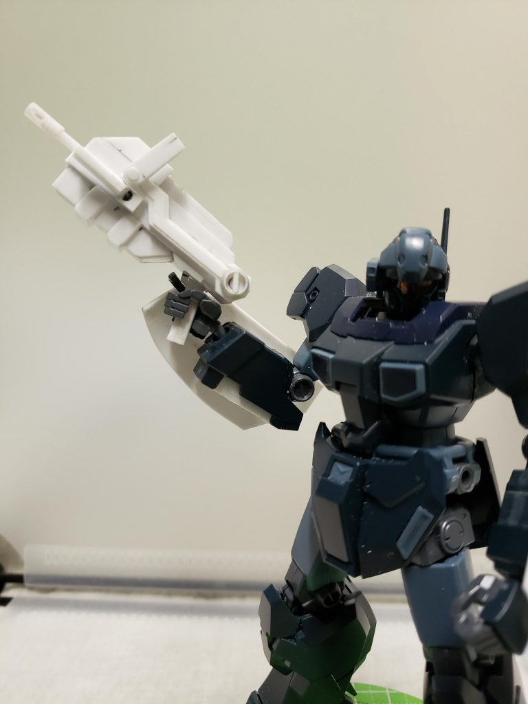 取り回しのいい小型のビームマシンガン