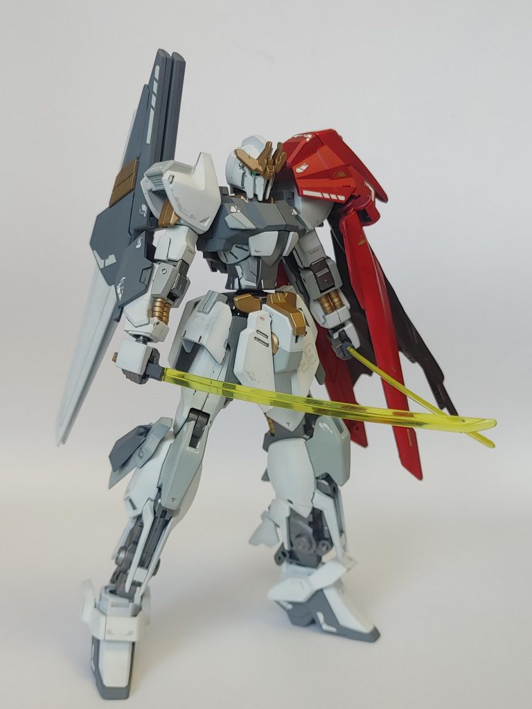 2対のビームソードによる近接特化型です、サーベルラックはふくらはぎに移設しています