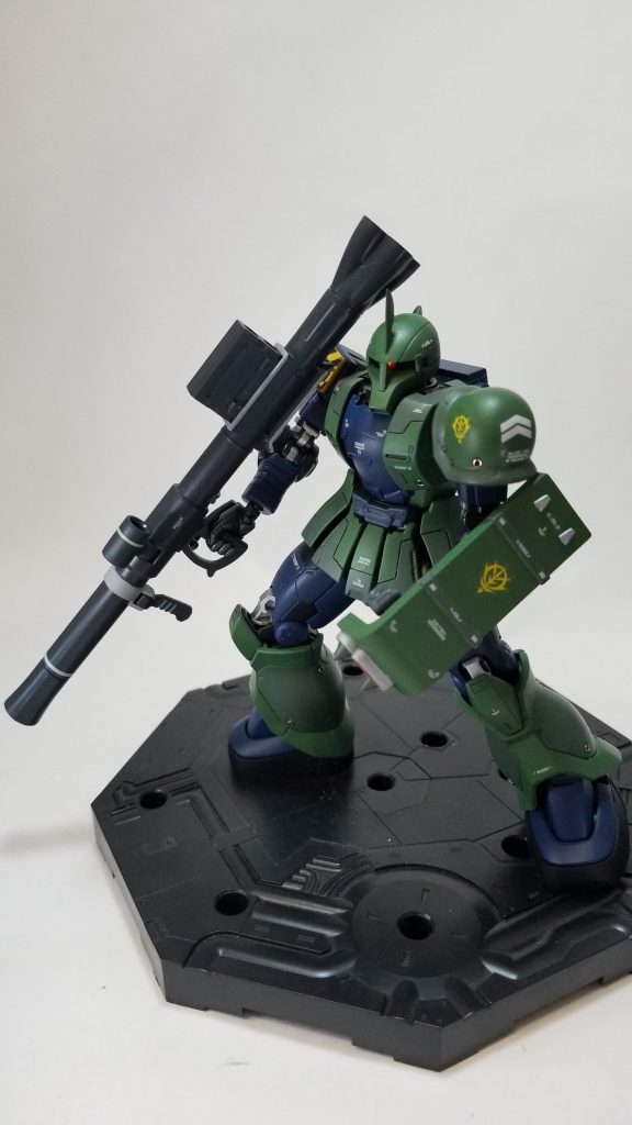 バズーカを装備してのポージング