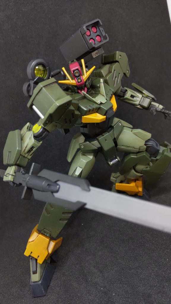 当初、刃部分はガンダムマーカーの旧メッキシルバーがストックあったので使うつもりだったのですが古すぎて色が出ず(笑)結局指定通りのRLM75グレーバイオレットで塗装。結果から言えばこれで良かったかな?と。