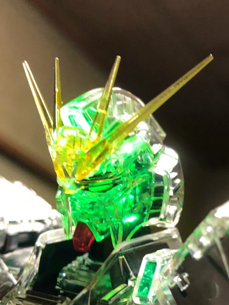 LEDユニットで光ります。