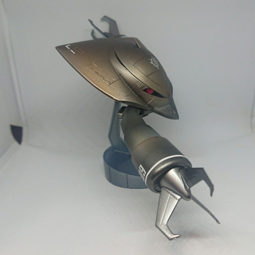 アーム部はボールジョイント化してある程度開ける様に、ついでに予備で買ったキットを利用して差し替えでクローの開閉を再現出来るようにしました。