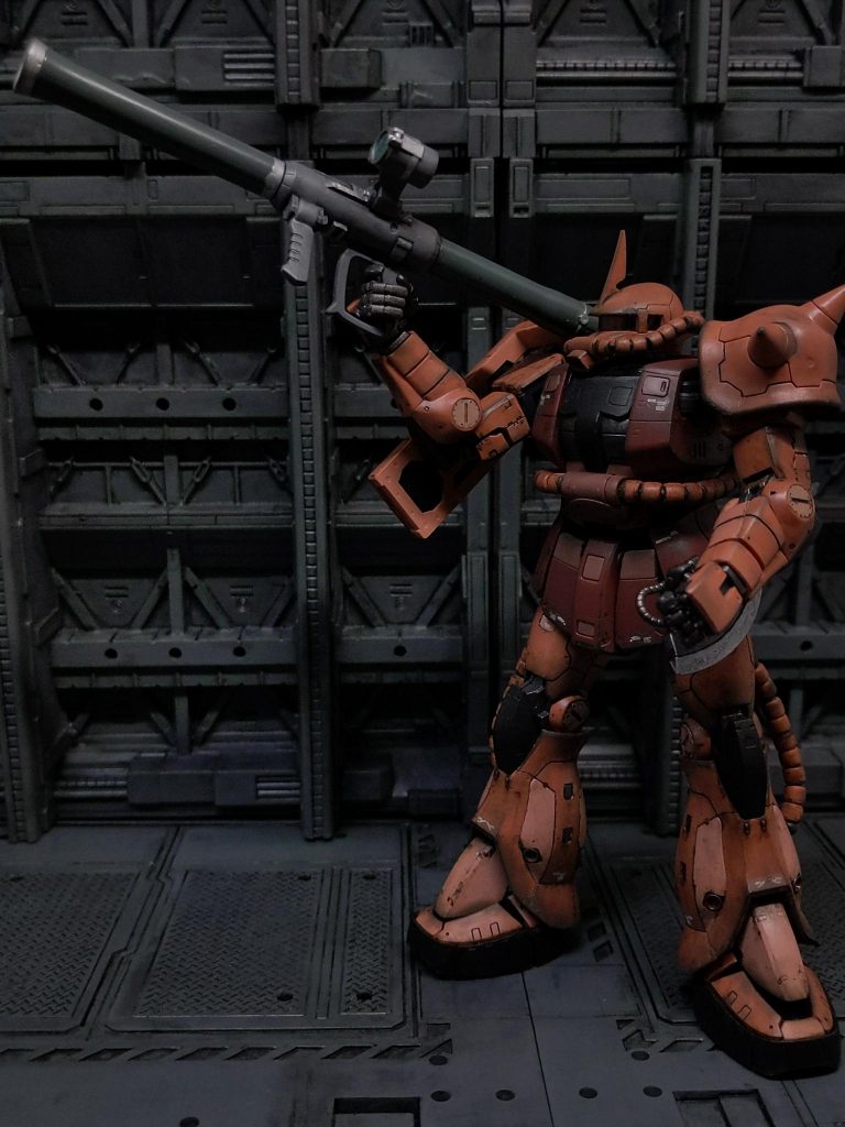 ザクマシンガン、ザクバズーカは3色で塗り分けています。