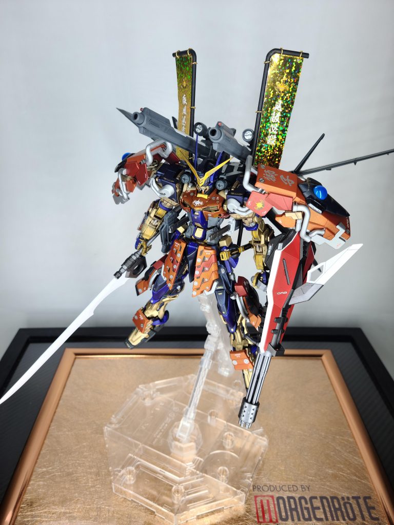 100均で揃えた額縁と和風包装紙にガンプラくじで当たったでっかいステッカーで和風な雰囲気を演出