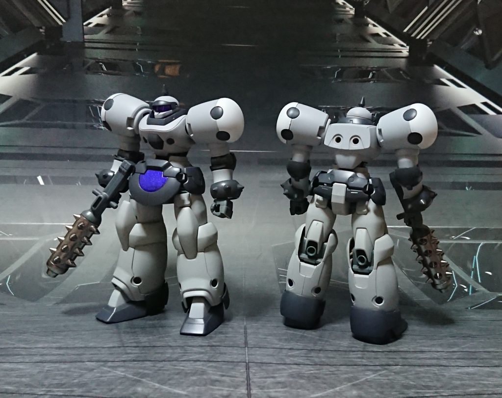 2体並べ立て前・後ろ。