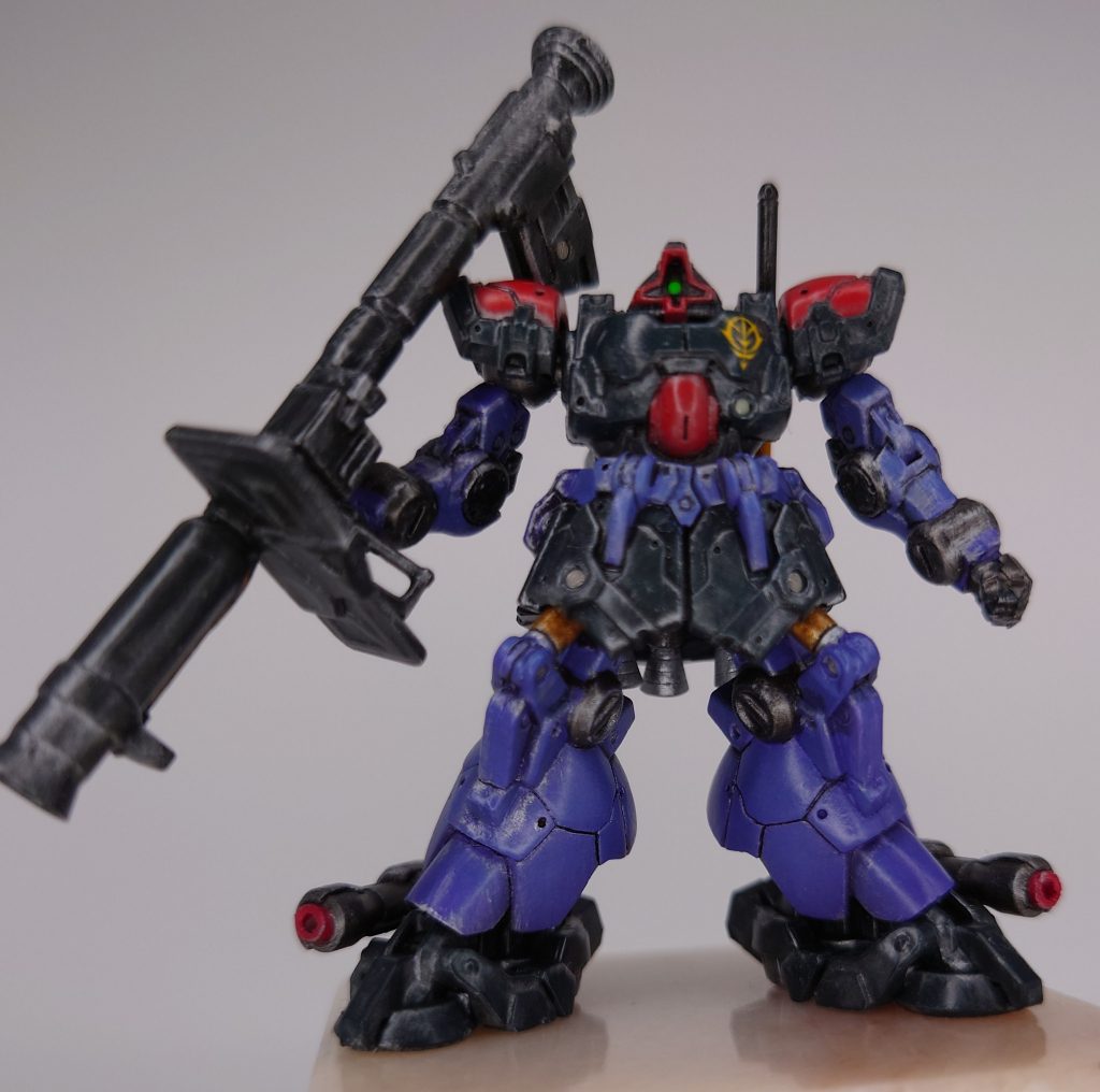 モノアイは蛍光シートを１mmポンチで切り出して張り付けただけですが、目立ち方的に悪くないのでは。