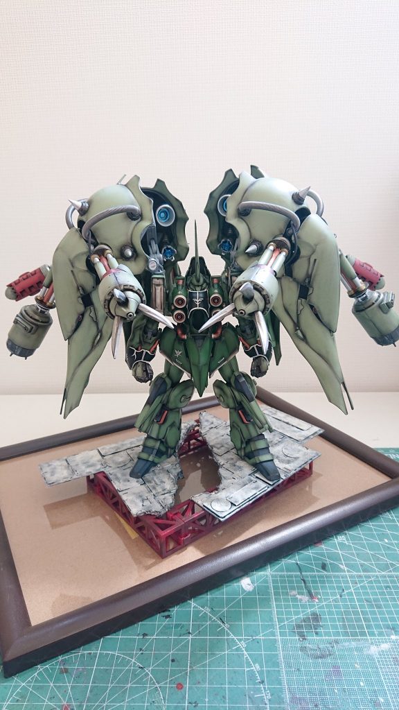 ディスプレイベースも余ったプラ板とトラスを使用して簡易的ではありますが自作品です