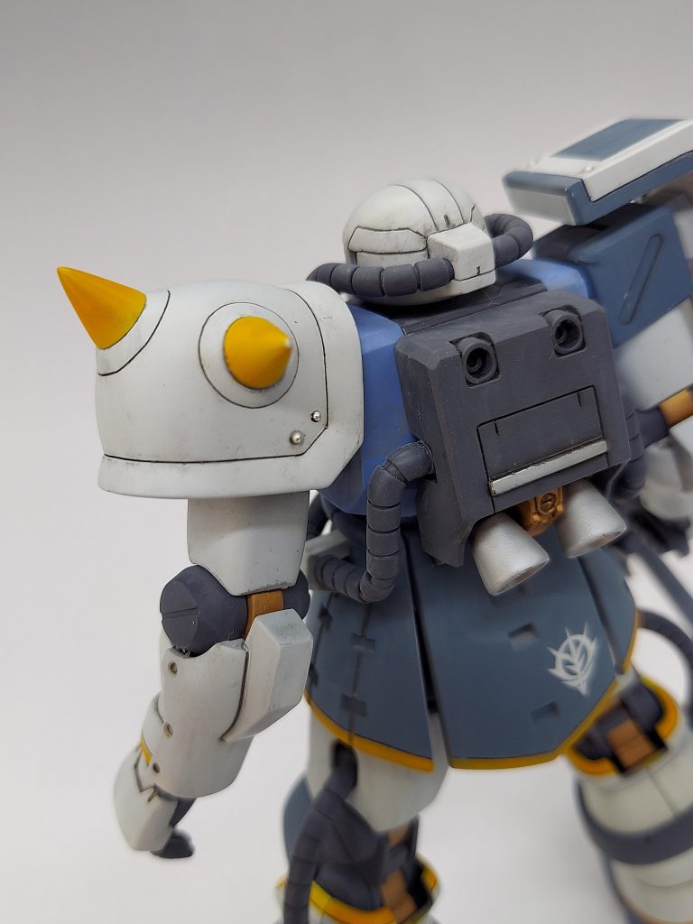 肩スパイクアーマー合わせ目消し＋メタルボール埋め込み