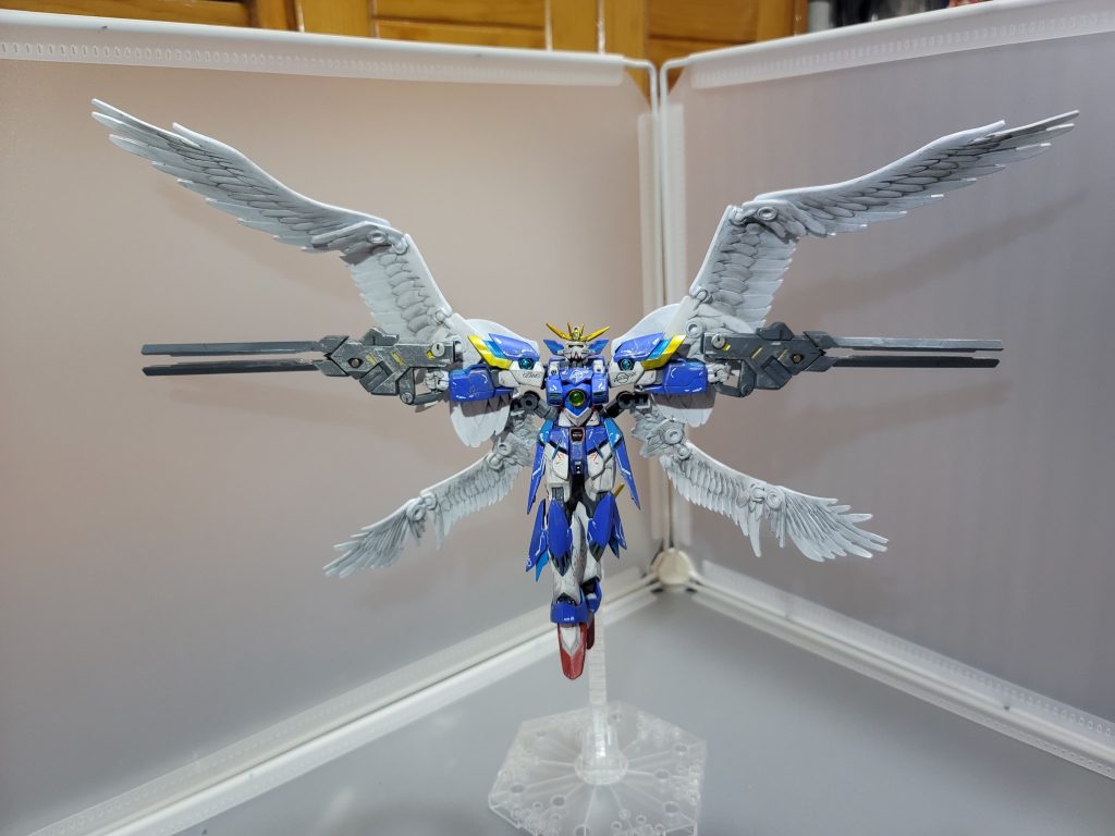 逃がしはしない！ローリングバスターライフルのポーズは媒体によっては足を広げるのと足を閉じるのがあって私としては足を広げる方がカッコいいと思いますがゼロカスなら足を閉じる方が似合っているかも