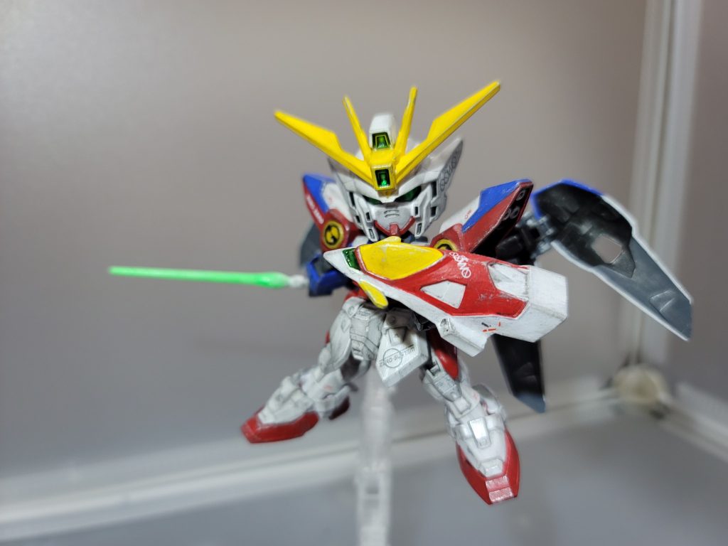 強者などどこにもいない人類すべてが弱者なんだ！ビームサーベルです改修は最低限にしたので腕に磁石を仕込んでいませんだからツインバスターライフル、ビームサーベル、シールドの同時装備はできません