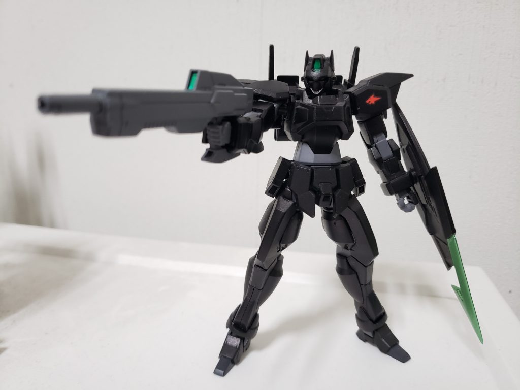 センサー類はシールの上からガンダムマーカーで塗装し貼り付けました