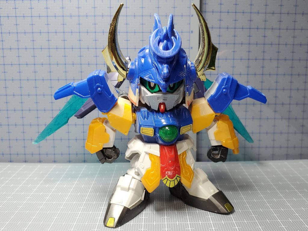 これはこれでスッキリしててよかったんですけどねー。肩の外に肩鎧付けるのがね、百士鬼改の時と同じでどうしても引っ掛かって。結局サフまで同時に進めて最終選考で落選しました。