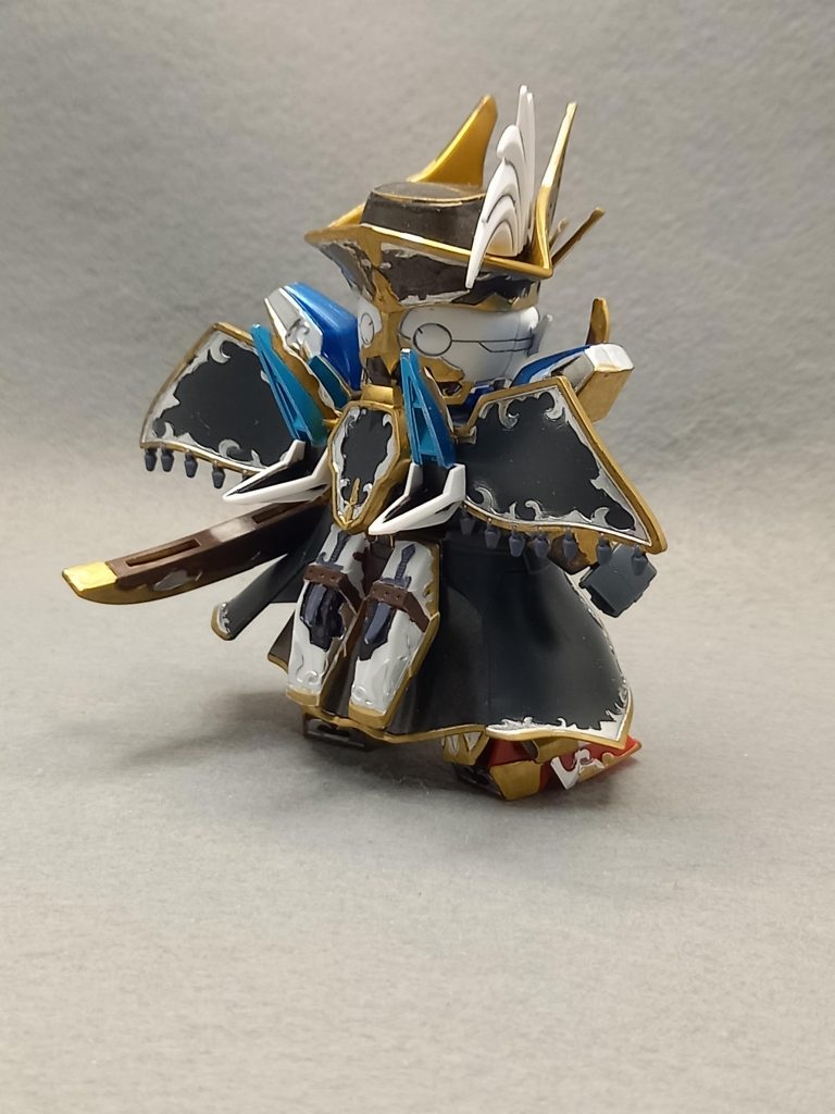 背面も塗り分けしました。