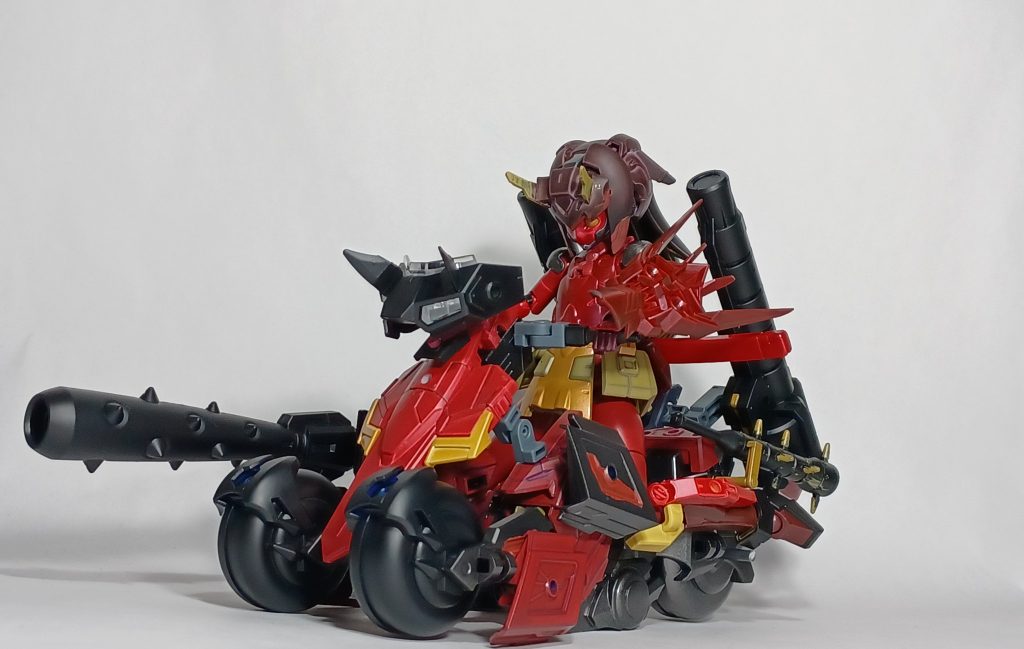 専用装甲車-豪鬼車鬼丸-こちらも鬼をモチーフにした乗り物でマフラーが金棒だったり大砲あったりとまたまた殺意高め(´Д`;)