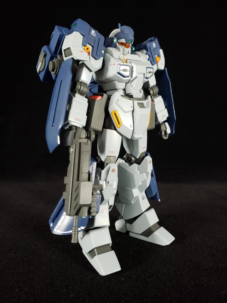 シェザール隊との連携を重視し、なるべく多くの敵を引き付ける器用な機体をイメージしました。