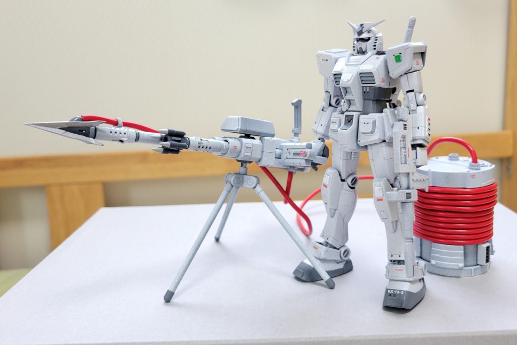 ジオンの進んだ技術力を得るための捕獲パッケージ。相手を銛で突き刺しケーブルで繋ぎとめた後、確実に捕獲できるかどうかは、パイロットの技量によります。…ので、このパッケージが連邦軍に採用されるかはビミョーですね。ふふっ。