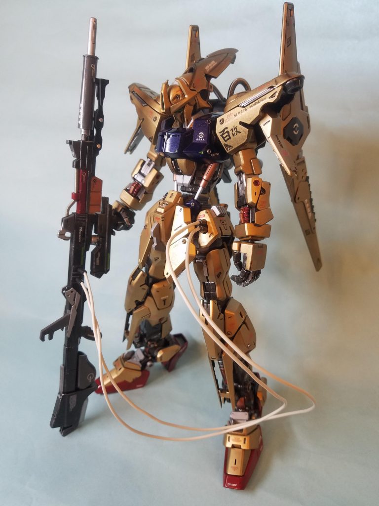 キット付属のライフルとバズーカをミキシングしてバスターランチャーを作りました。