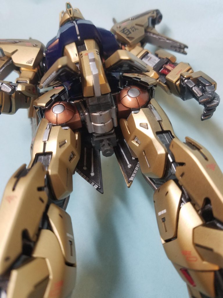 メカ部分の色分けにもこだわりました。