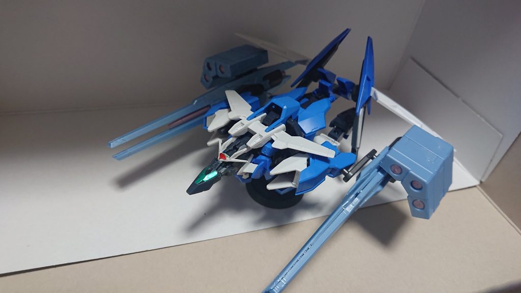 ウルトラマンガイアのピースキャリーイメージしたシルエットにしました