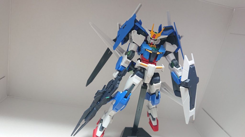 コアガンダムの四肢をダブルオーダイバーのものに変えて、エースユニットのパーツを装着。胸はアースリィアーマー、股関部分はダブルオーダイバーのパーツを接着