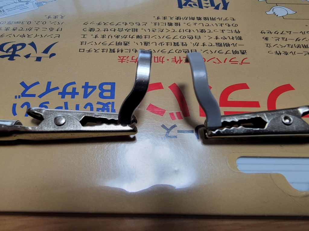 制作工程を撮り忘れていたのでこれだけです(泣)百錬とグレイズの動力パイプ？の部分と、3mmプラ棒で接続させた部分、足パーツや背中の部分、肘等に、ガンダムマーカーEX・メッキシルバーで塗装しました。