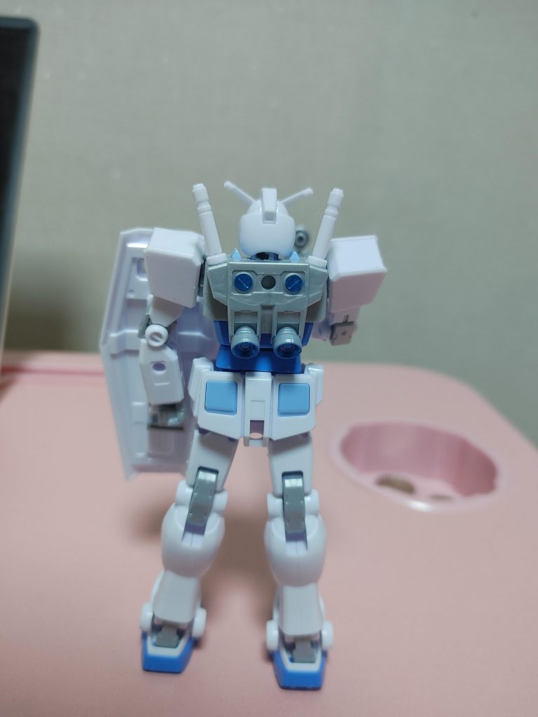 バックパックも冬に合わせてメタリックブルーで塗りました。色がとっても好みだったのでつい、買いました。（笑）