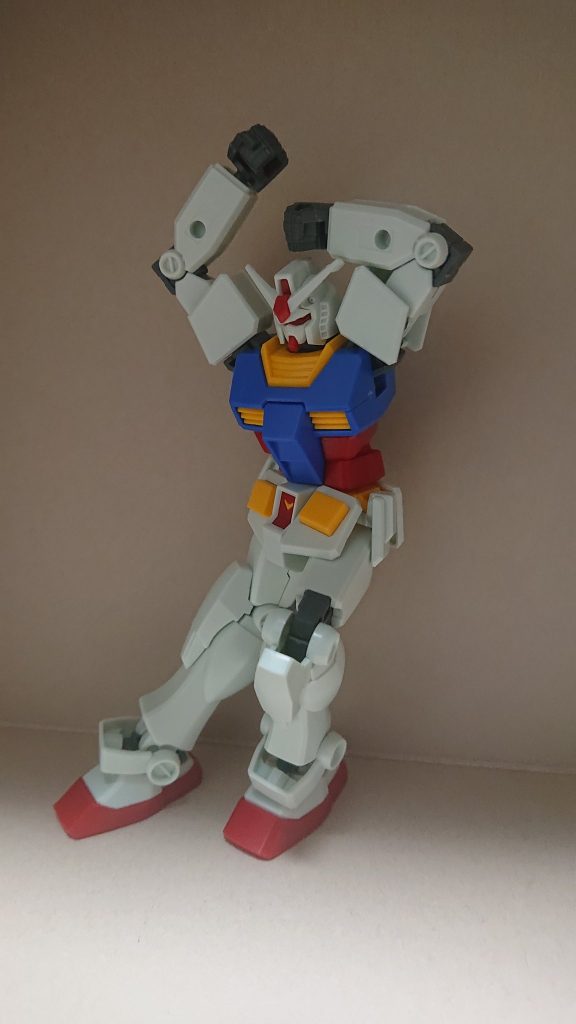 アゲアゲ踊ろうぜ～と誘うギャルガンダム