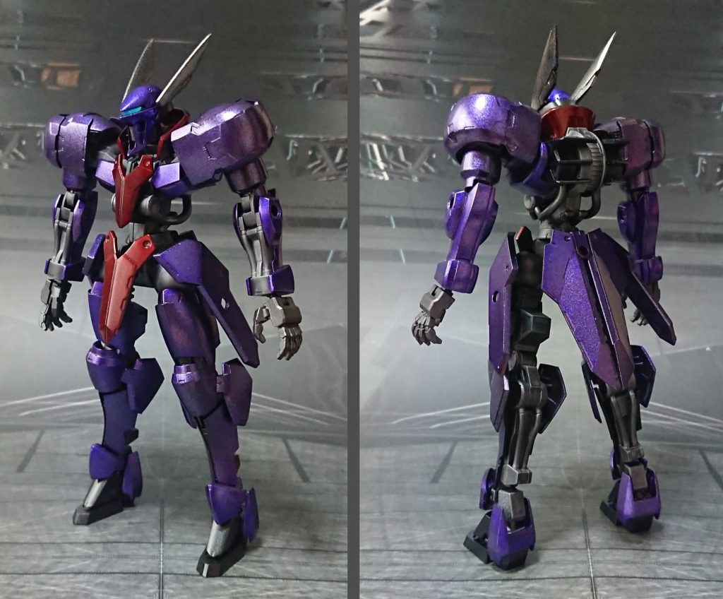 装備無しの前と後ろ。手首は他社パーツを使用。頭部のバイザーは、クリアーパーツのランナータグを削って挟みました。