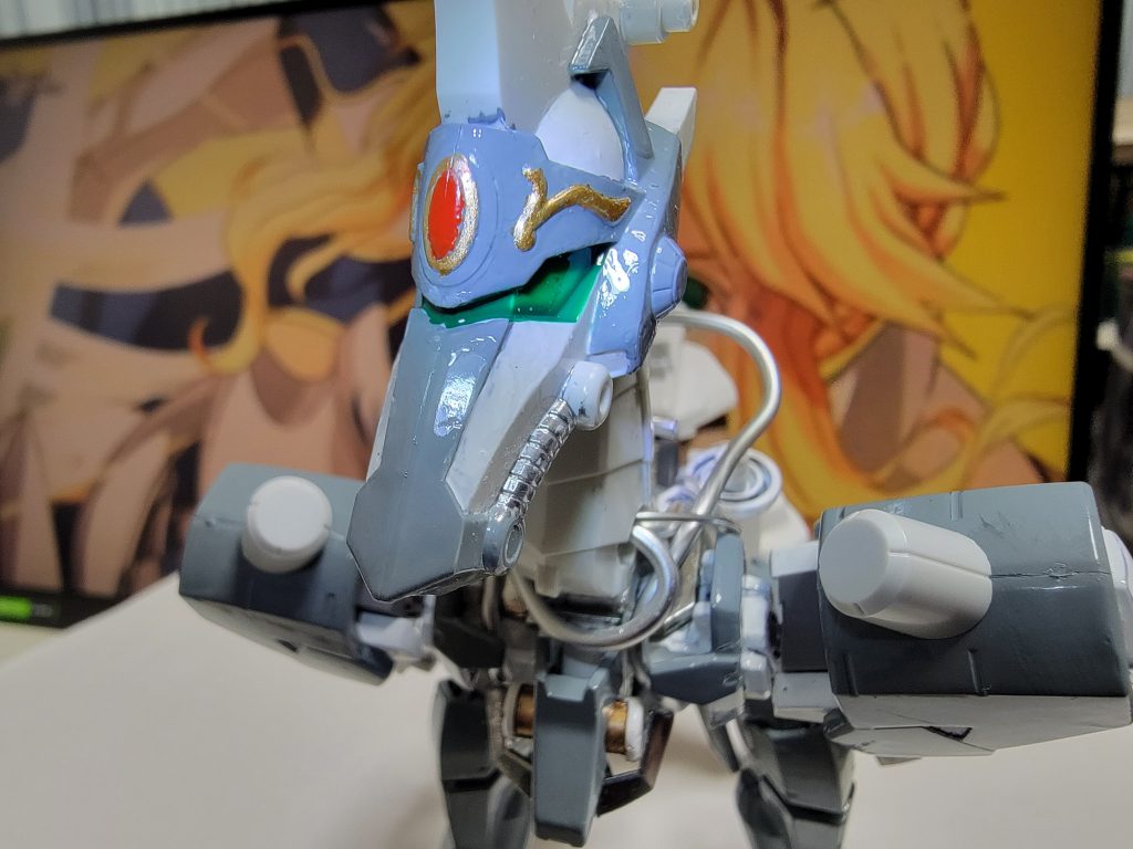 筆で塗るのに1番大変だったのは、頭部の飾りと目の部分です。ｿｺ!ｷﾀﾅｲﾄｶｲﾜﾅｲｯ！ちなみに、お尻のところにジョイントがあるので台座を付けることができます。