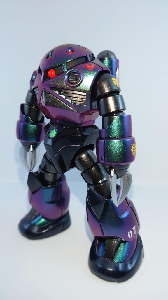 手足の関節と胴体のダクト部分と足の甲とバックパックに下地でアルティメットブラックその上にスターブライトアイアン、トップコートにスーパークリアーⅢUVカットです。