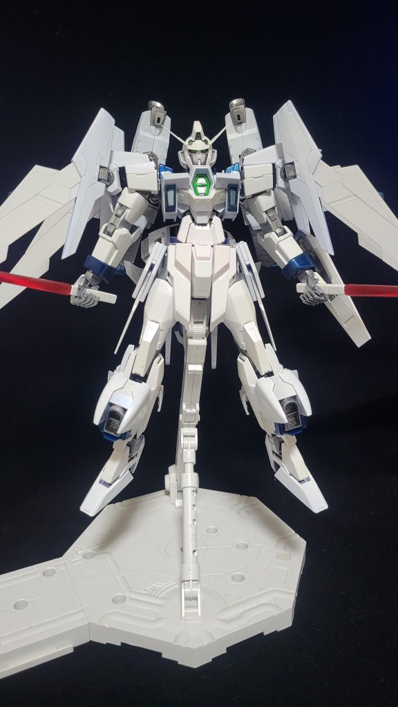 近接装備はサーベルのみ。イエーガーの設定もそうですが、機体の負荷軽減とエネルギー消費軽減という武装増やさないのにも便利な設定ですね