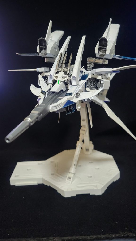 ストライダーへの変形も当然可能です。高速・長時間・長距離移動を可能にしたAGE-2Nイエーガーはスーパーパイロットであるアセムを必要な場所まで運んでくれる機体になってくれる。そんな脳内設定です