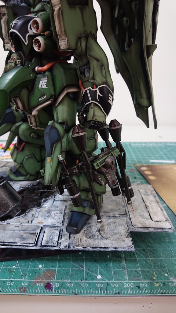 ボムセット×2とネオジム磁石でマウント出来るようボムコンテナを作成しました。勿論取り外し可能です