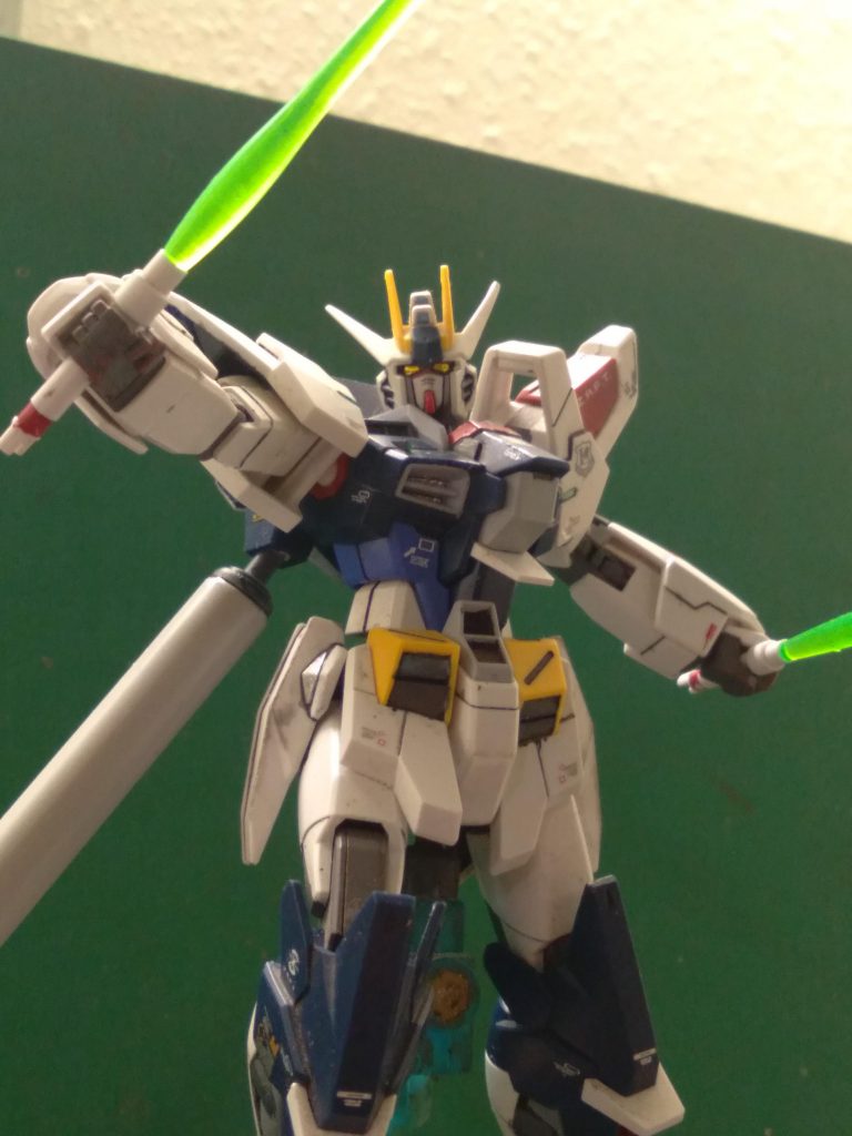 I decided to use the strike freedom beam saber handles here. They also can combine