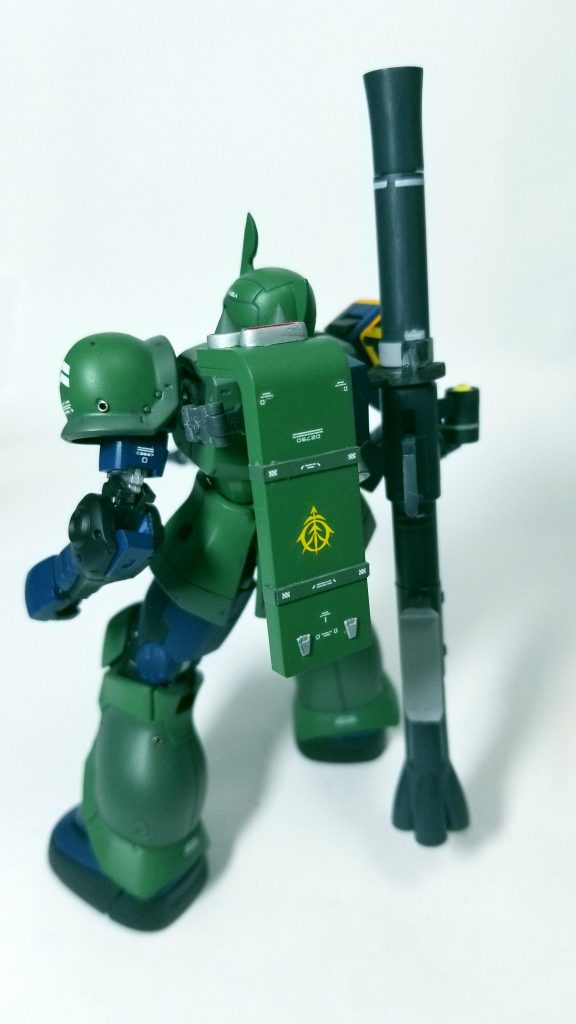 バックパックにシールドを取り外し出来るようにプチ改造しました。