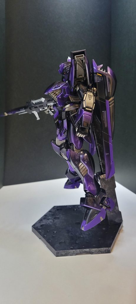 横からです。初のキャンディ塗装で苦戦しましたが何とか…