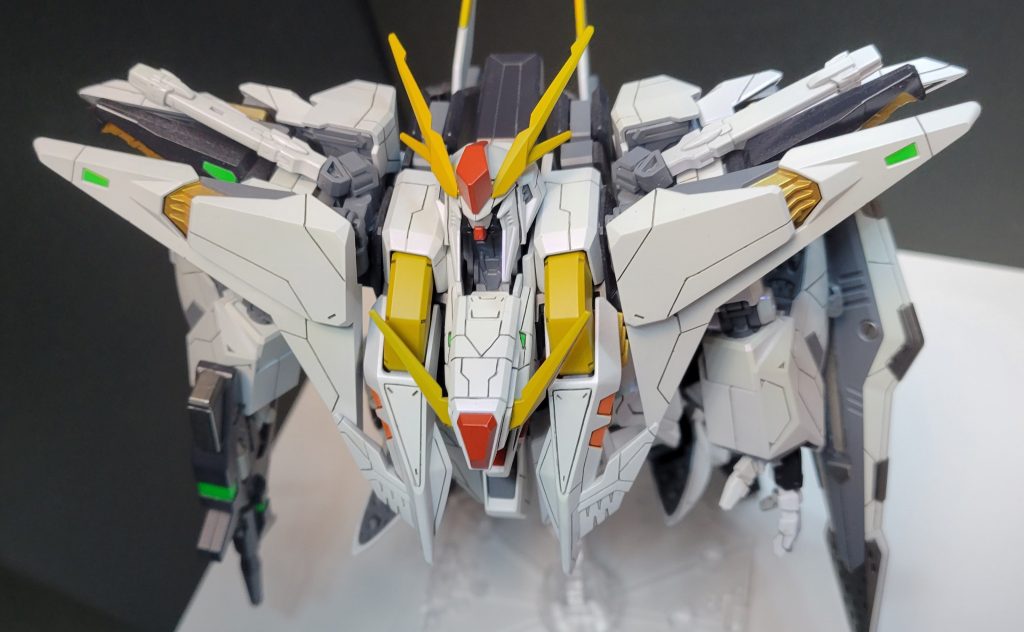 白の部分に薄くアメジストパープルを塗装してパール風にしてますが写真だとわかりませんね。