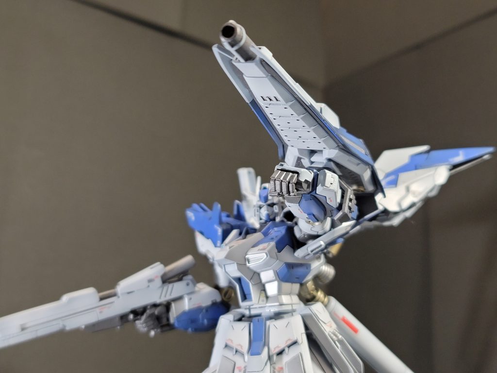 シールドのメガ粒子砲は健在で、ブースターは取り外してます。