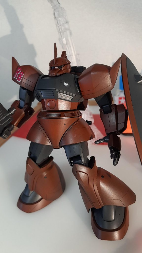 主な工作は・スジボリ・リベット、○モールド埋め込み・モノアイとバズーカのセンサーを装飾テープとレジン液で表現・合わせ目消し・首延長です