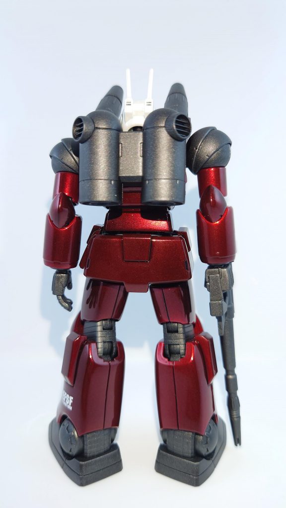 キャンディ塗装がいい感じに出来たのでデカールは少な目で貼りました。