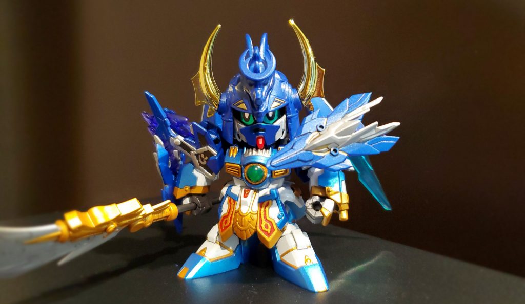 はじめは本体を全部孔明νにしてましたが、もっと龍っぽさを盛ってやろう!と思い、胸部を孟獲ガンダム、肩を三国創傑伝 張コウアルトロンガンダムに変更。いかにも強そうな四天王に仕上げました!