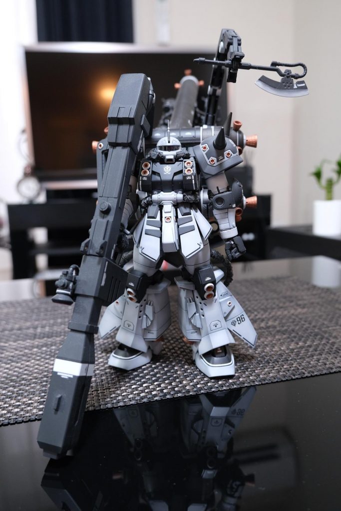 正面視。　モノアイはクリアパープルで塗装したんですが、発色が弱いのでちょっと見えにくいです。