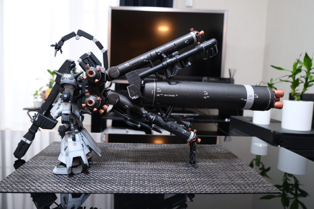 側面視。全長は50cm近くになってます。お買い求めの際には、何よりもまず置き場を確保することをお勧めいたします。